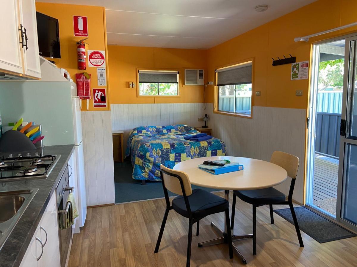 Beachcomber Caravan Park Маллакута Экстерьер фото