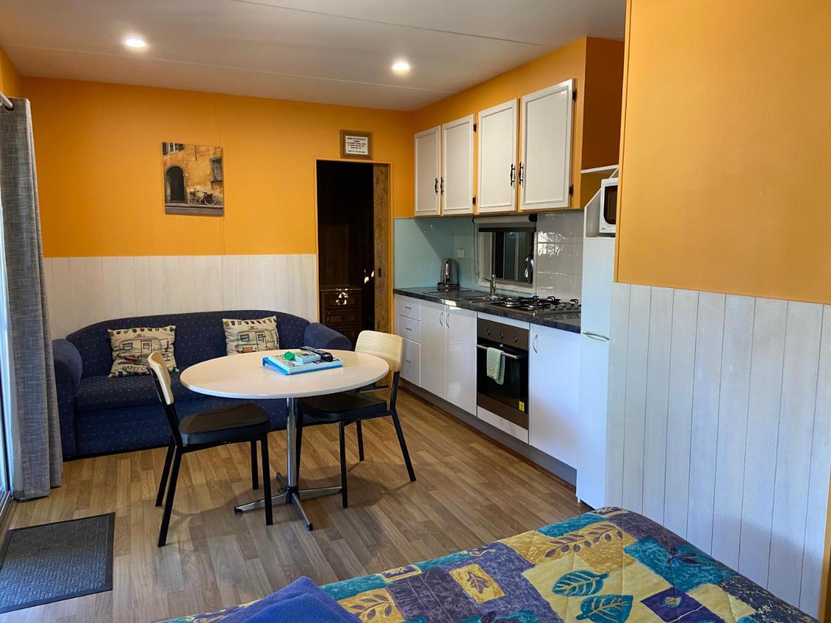 Beachcomber Caravan Park Маллакута Экстерьер фото